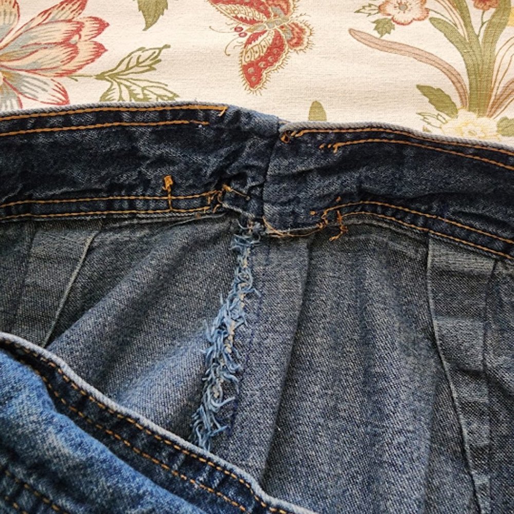 Vintage Levi Retro Bell Bottom Jeans - Picture 14 of 16